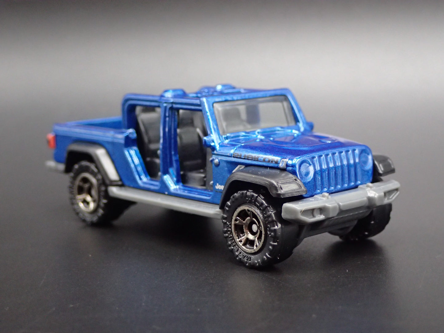 2020-2025 JEEP GLADIATOR PICKUP TRUCK JT 1:64 SCALE DIORAMA DIECAST MODEL CAR