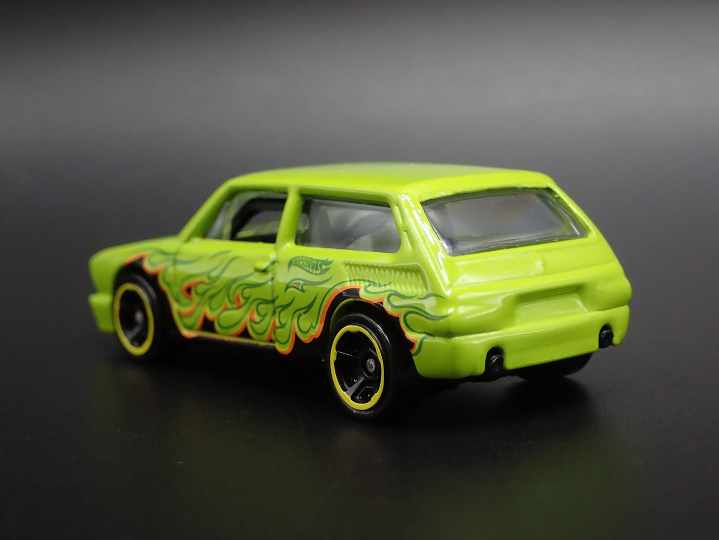 1973-1982 VW VOLKSWAGEN BRASILIA GREEN RARE 1:64 SCALE DIORAMA DIECAST MODEL CAR