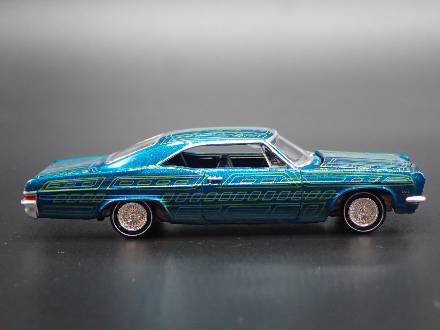 1966 66 CHEVY CHEVROLET IMPALA SS LOWRIDER 1:64 SCALE DIORAMA DIECAST MODEL CAR