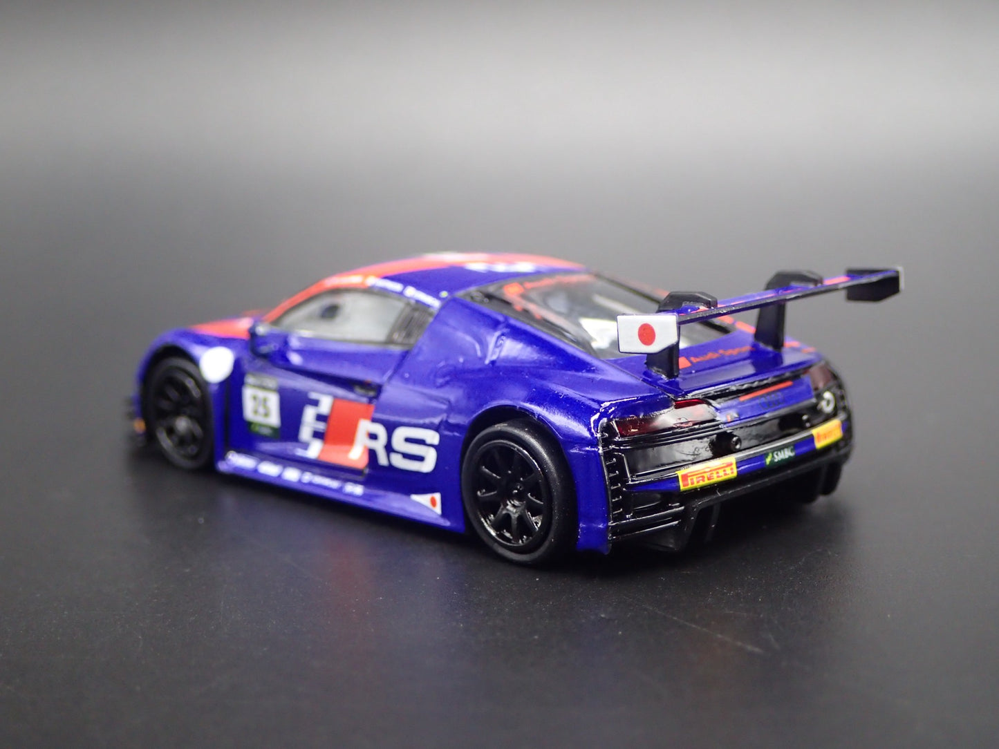 2019 19 AUDI R8 LMS #25 SPORT TEAM WRT BLUE 1:64 SCALE DIORAMA DIECAST MODEL CAR