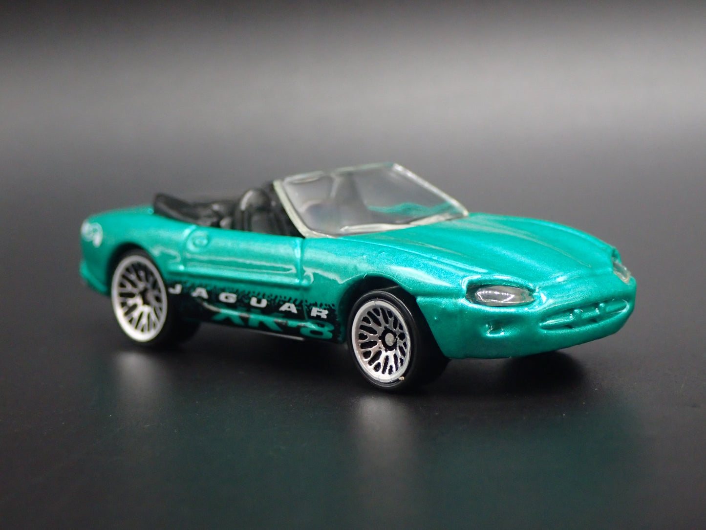 1996-2006 JAGUAR XK8 CONVERTIBLE GREEN 1/64 SCALE COLLECTIBLE DIECAST MODEL CAR
