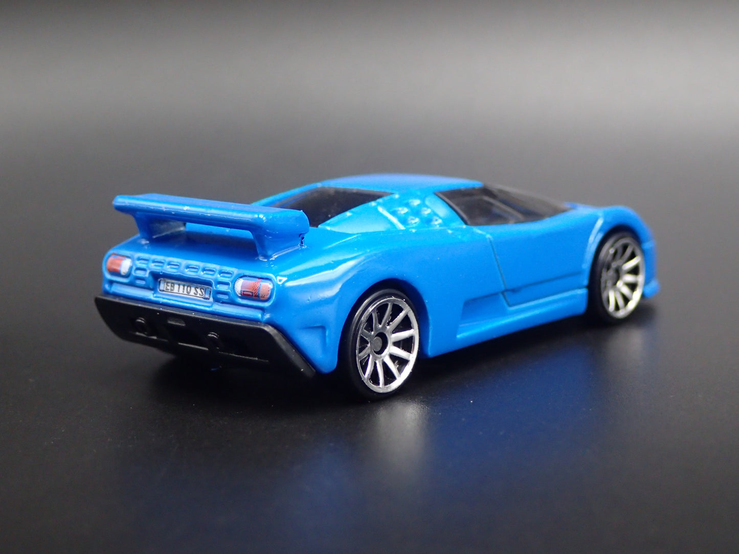1991-1995 BUGATTI EB110 SS SUPER CAR BLUE 1:64 SCALE DIORAMA DIECAST MODEL CAR