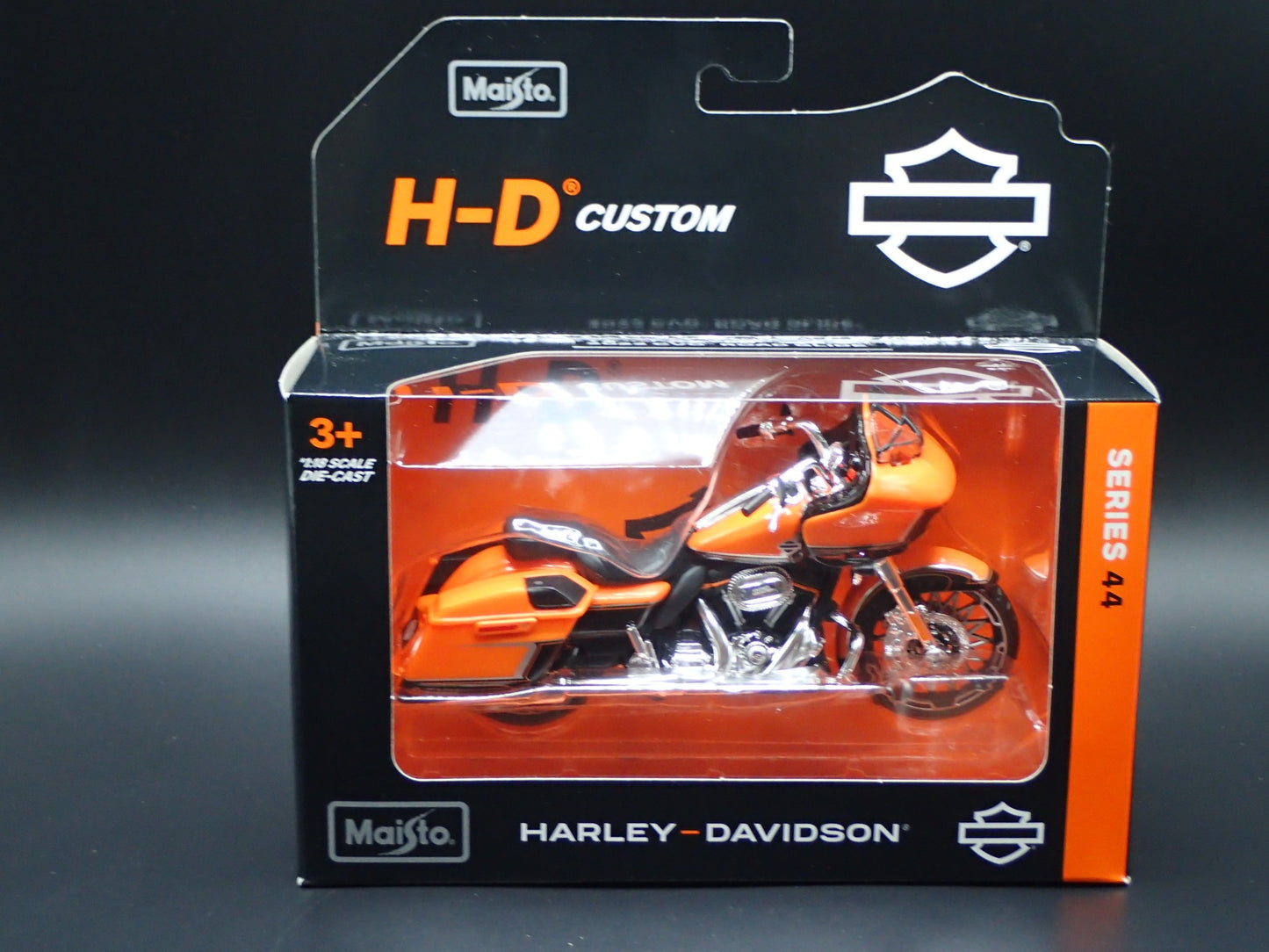 2022 22 CVO ROAD GLIDE HARLEY DAVIDSON MOTORCYCLE MAISTO SERIES 44 1/18 MODEL