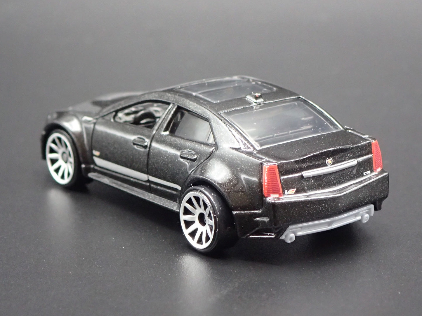 2009-2015 CADILLAC CADDY CTS-V 4 FOUR DOOR 1:64 SCALE DIORAMA DIECAST MODEL CAR