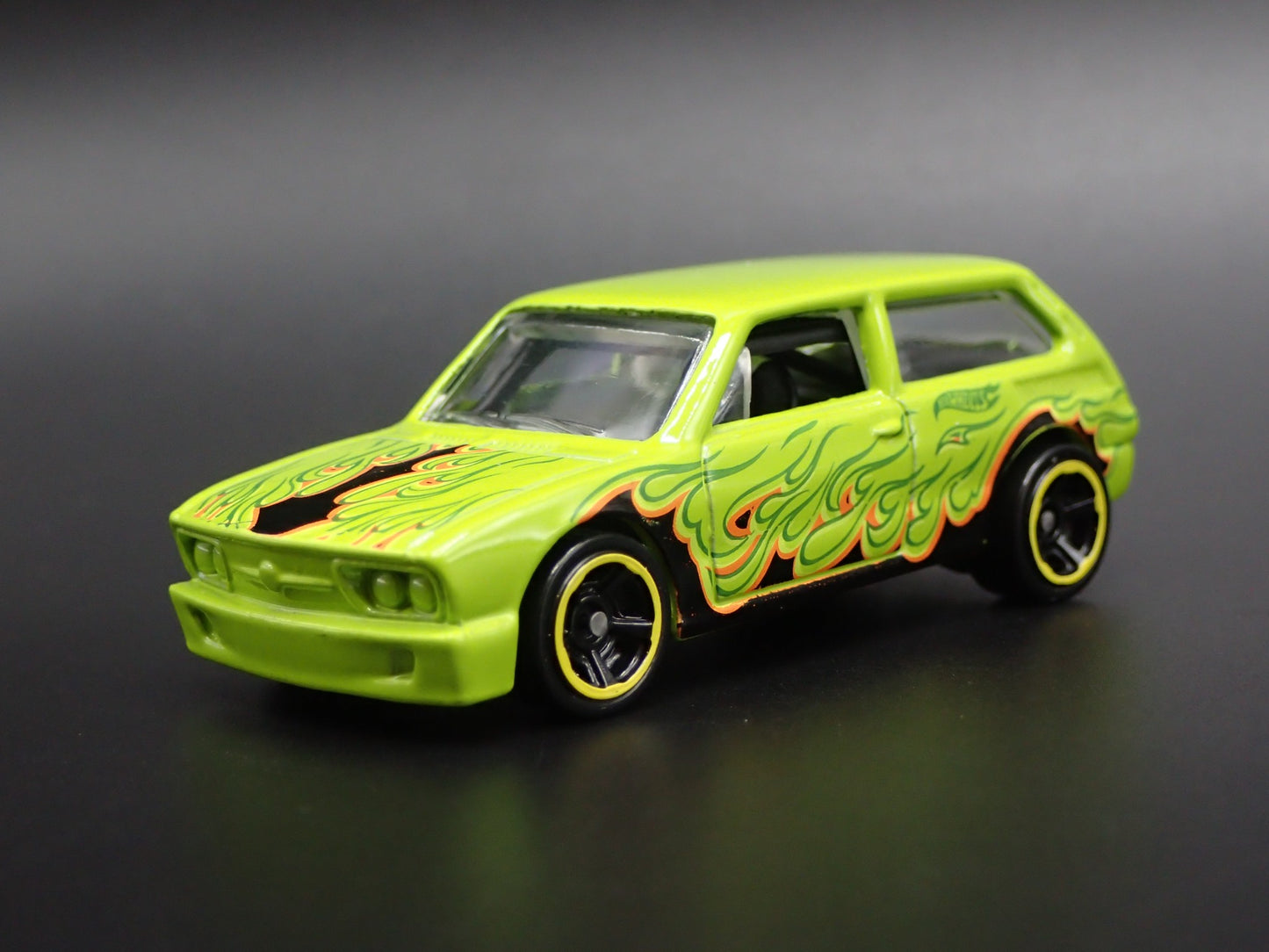 1973-1982 VW VOLKSWAGEN BRASILIA GREEN RARE 1:64 SCALE DIORAMA DIECAST MODEL CAR