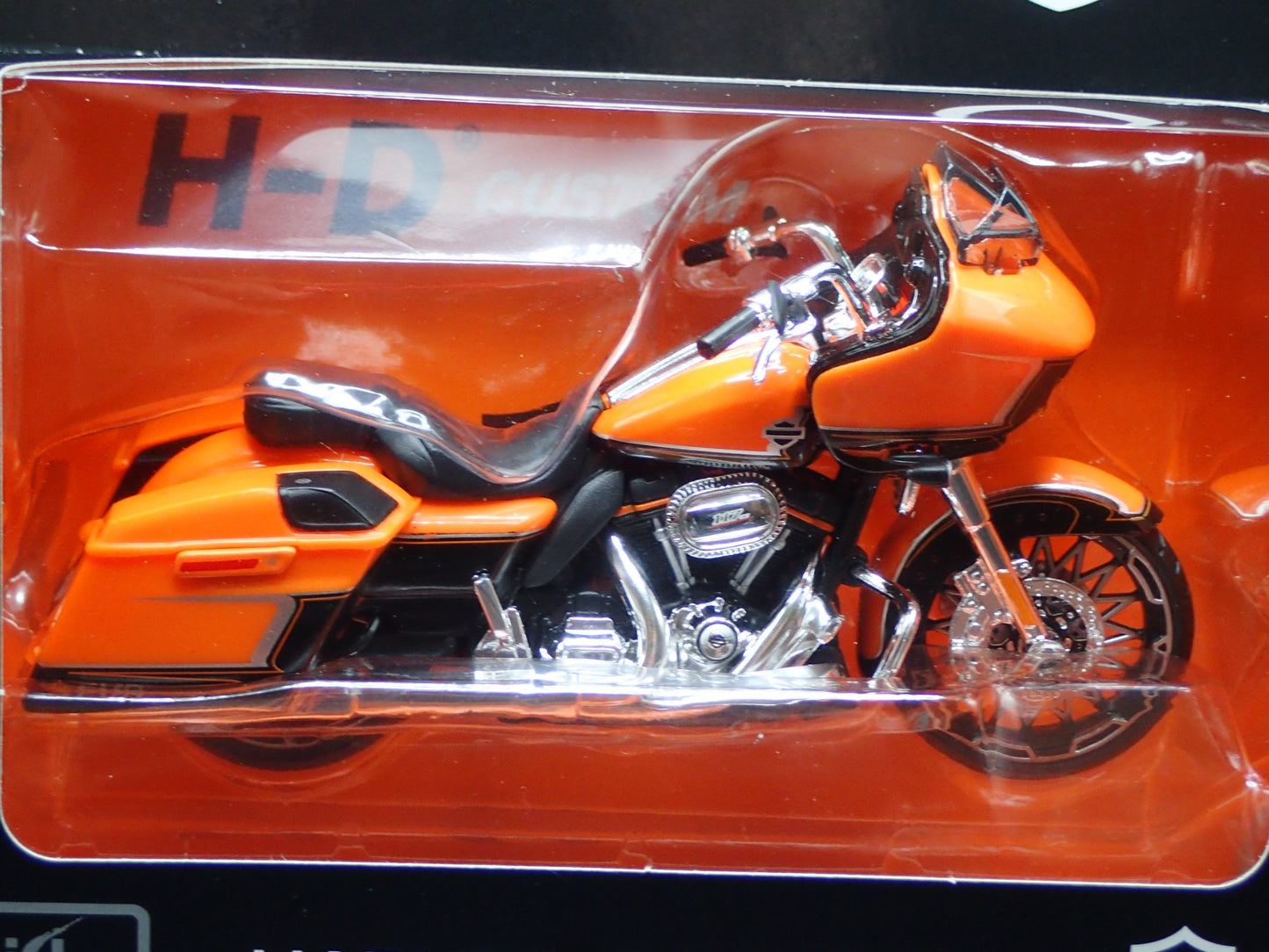2022 22 CVO ROAD GLIDE HARLEY DAVIDSON MOTORCYCLE MAISTO SERIES 44 1/18 MODEL