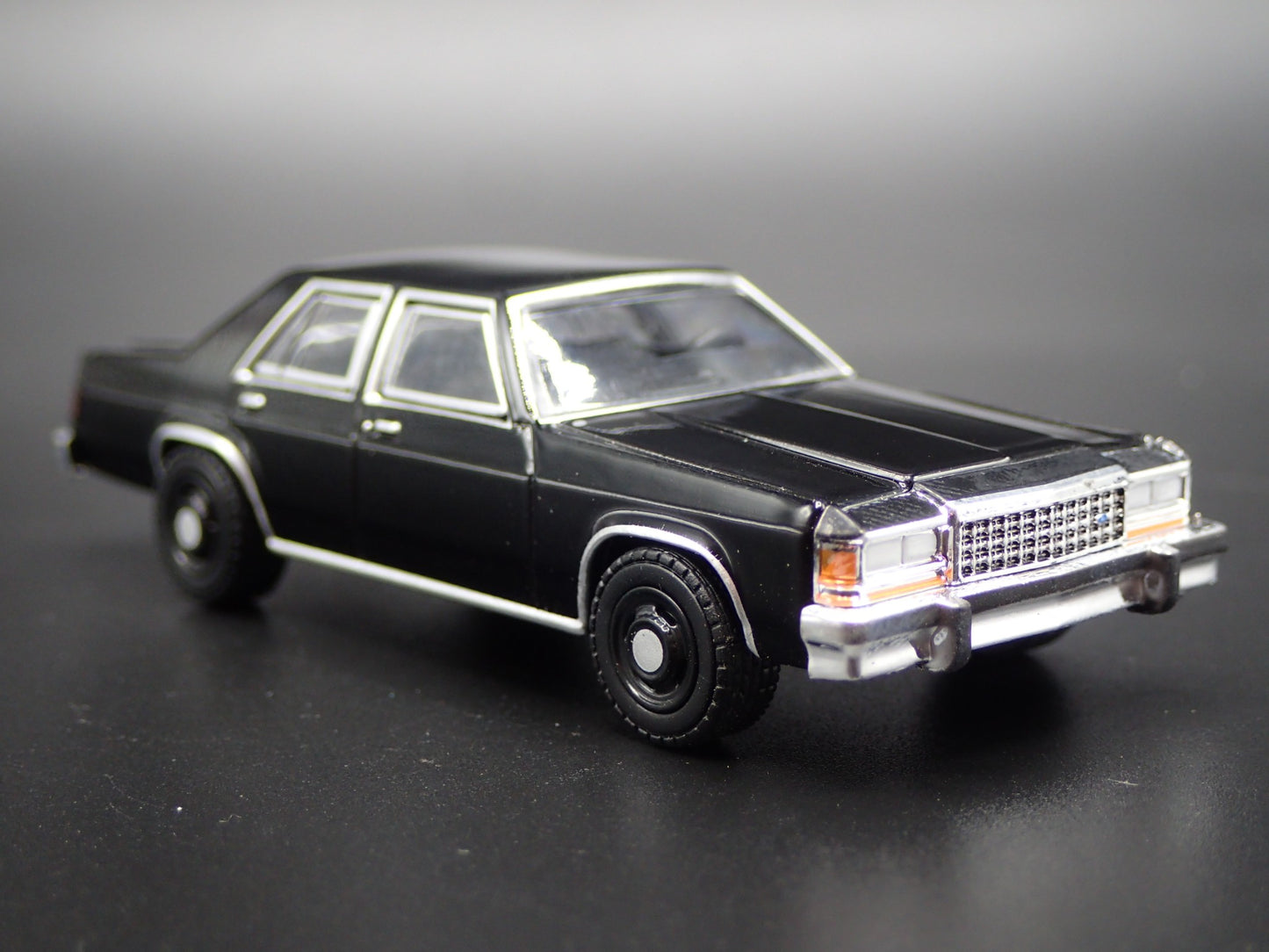 1987 FORD LTD CROWN VICTORIA FOUR 4 DOOR UNMARKED 1/64 SCALE DIECAST MODEL CAR