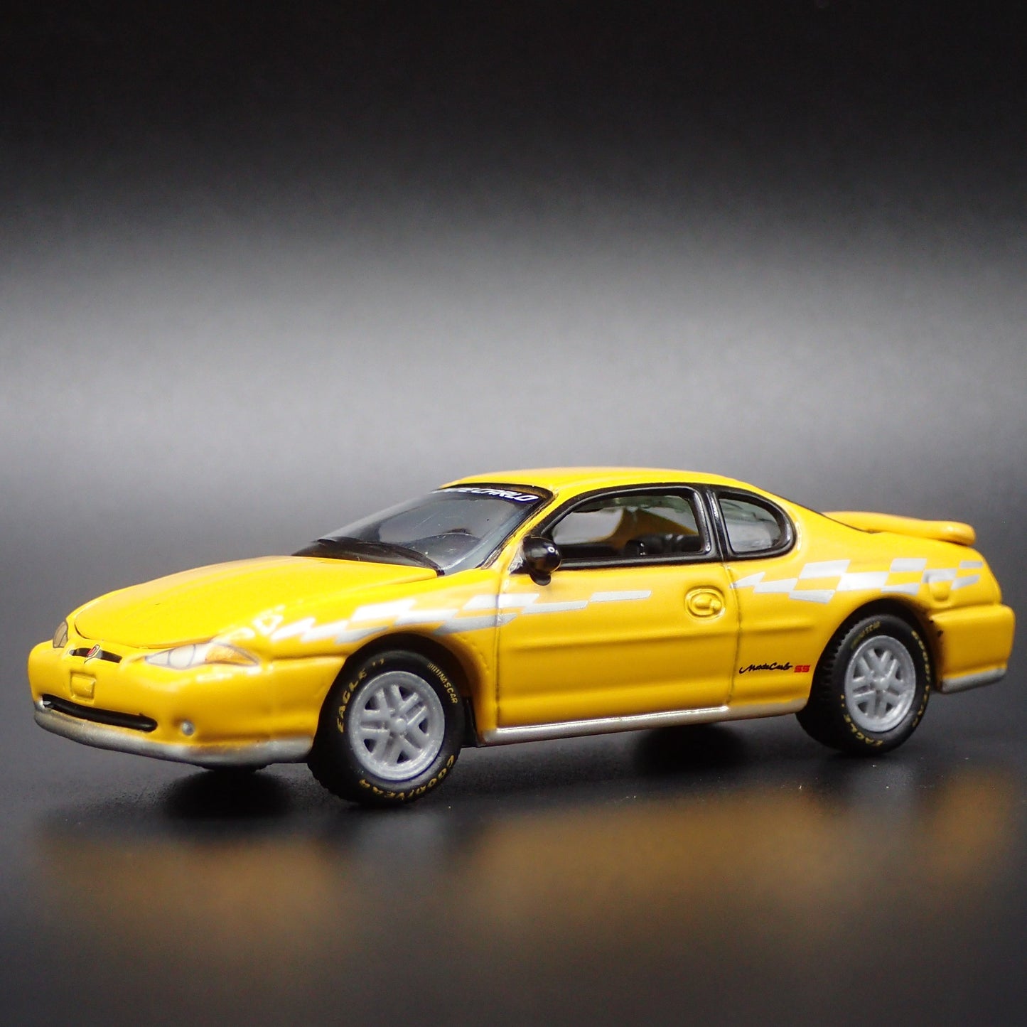 2000 CHEVY CHEVROLET MONTE CARLO PACE CAR 1:64 SCALE DIORAMA DIECAST MODEL CAR
