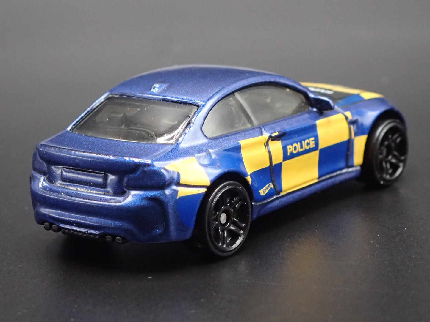 2016-2021 BMW M2 COUPE POLICE 1:64 SCALE COLLECTIBLE DIORAMA DIECAST MODEL CAR