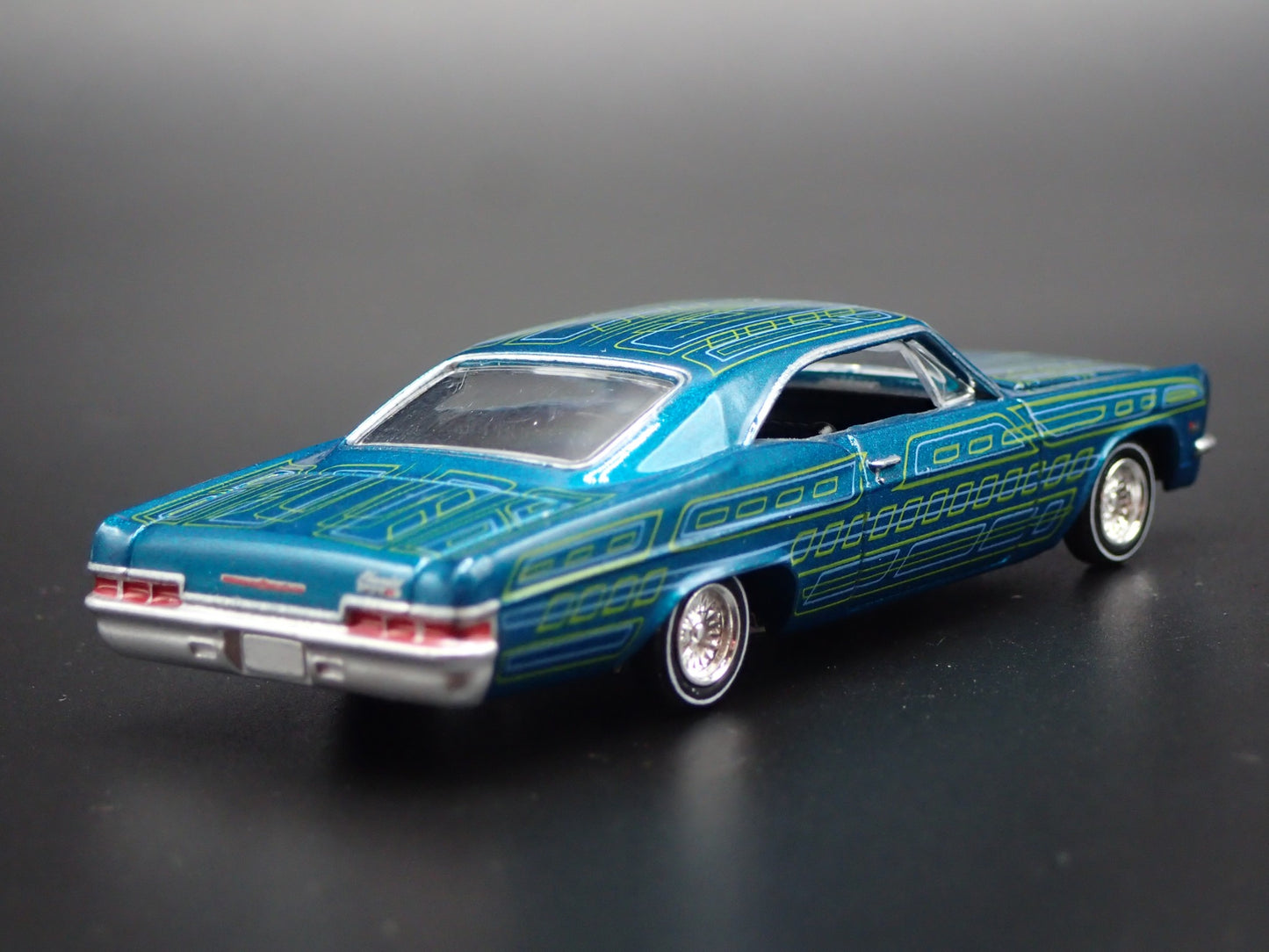 1966 66 CHEVY CHEVROLET IMPALA SS LOWRIDER 1:64 SCALE DIORAMA DIECAST MODEL CAR
