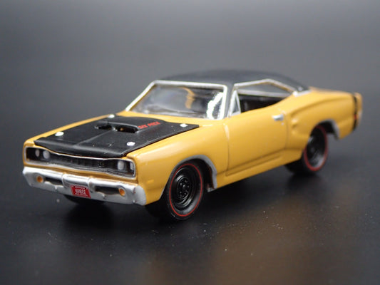 1969 1/2 DODGE CORONET SUPER BEE RARE 1:64 SCALE COLLECTIBLE DIECAST MODEL CAR