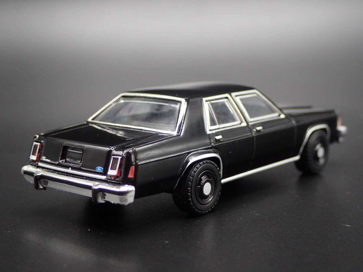 1987 FORD LTD CROWN VICTORIA FOUR 4 DOOR UNMARKED 1/64 SCALE DIECAST MODEL CAR