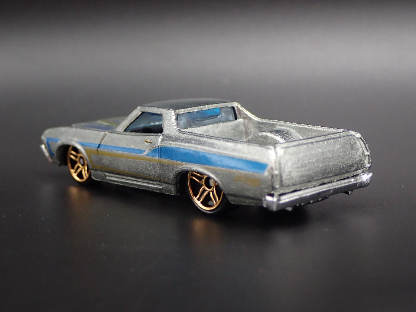 1972 72 FORD RANCHERO PICKUP TRUCK SILVER 1/64 SCALE DIORAMA DIECAST MODEL CAR