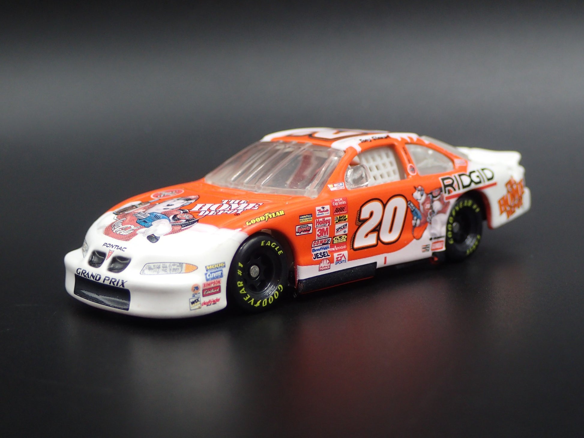 2002 02 PONTIAC GRAND PRIX TONY STEWART COKE NASCAR 1:64 SCALE