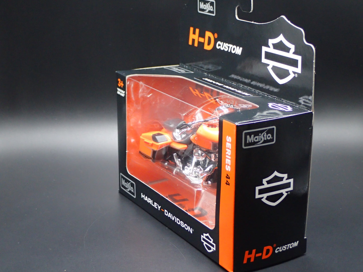 2022 22 CVO ROAD GLIDE HARLEY DAVIDSON MOTORCYCLE MAISTO SERIES 44 1/18 MODEL