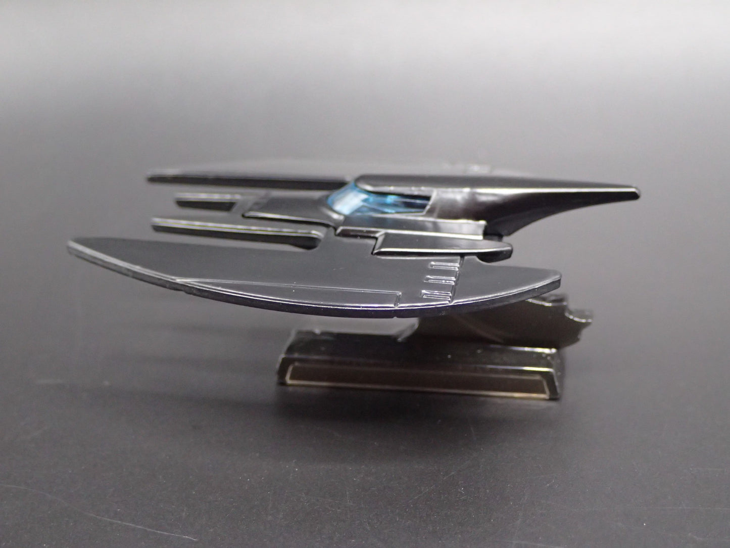 BATMAN ANIMATED SERIES BATMOBILE BATPLANE 1:64 SCALE DIORAMA DIECAST MODEL CAR