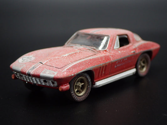 1966 CHEVROLET CORVETTE EDELBROCK CUSTOM BARN FIND 1:64 SCALE DIECAST MODEL CAR