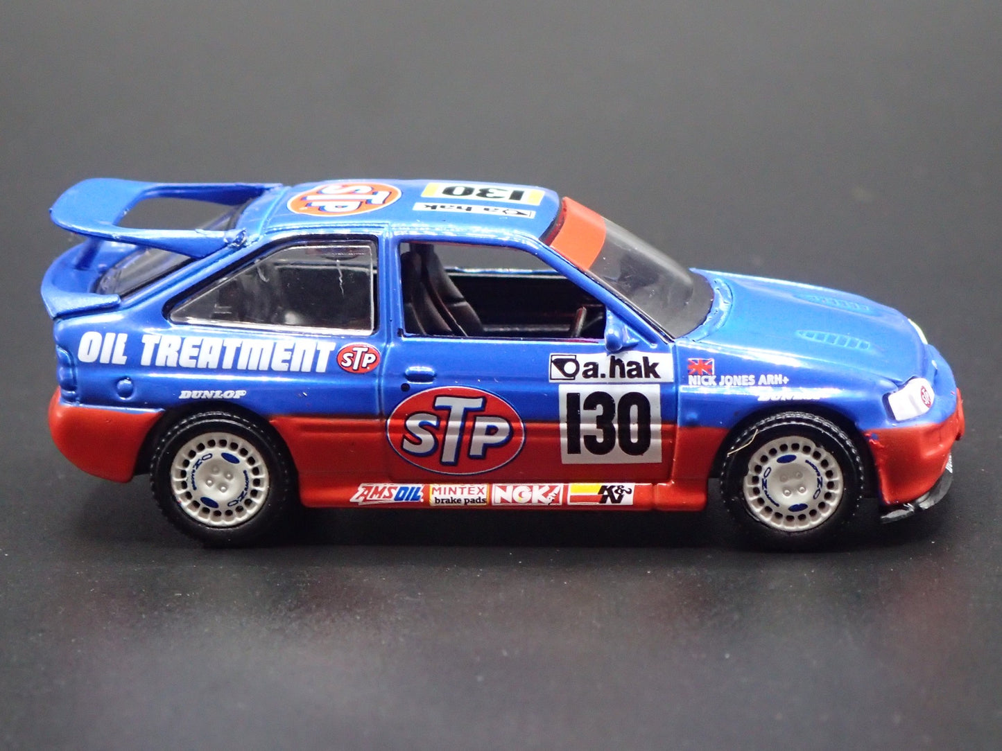 1995 95 FORD ESCORT RS COSWORTH RALLY STP 1:64 SCALE DIORAMA DIECAST MODEL CAR