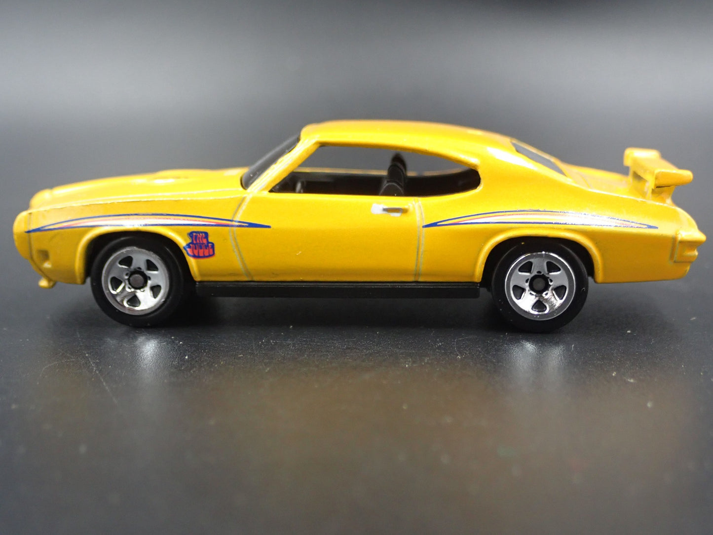 1970 70 PONTIAC GTO JUDGE RARE 1/64 SCALE COLLECTIBLE DIORAMA DIECAST MODEL CAR