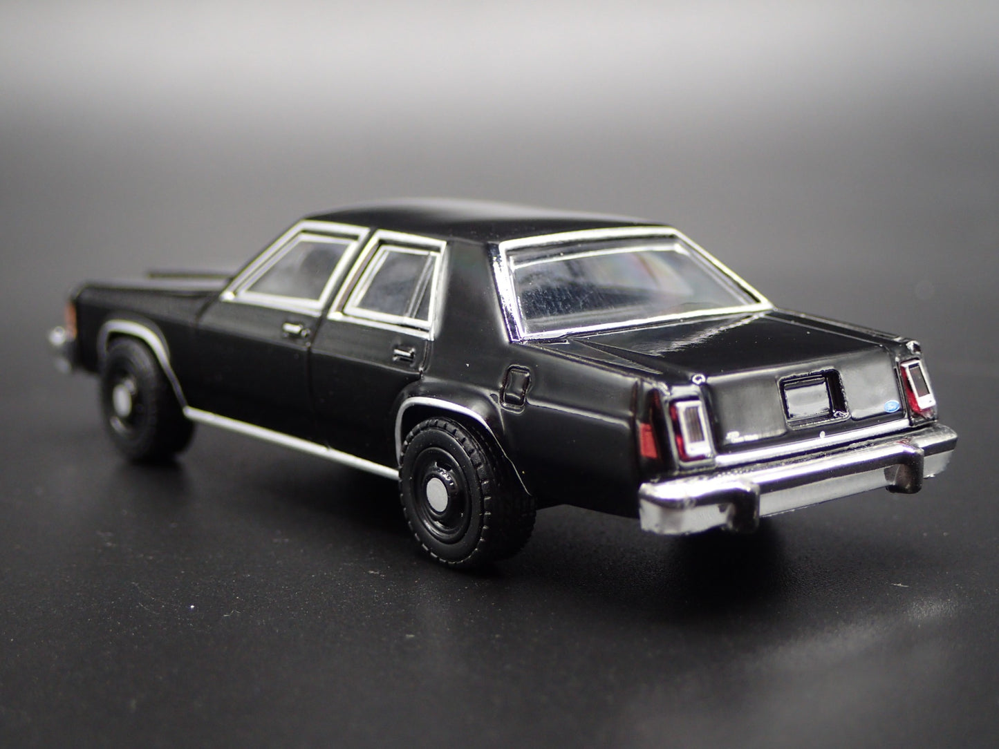 1987 FORD LTD CROWN VICTORIA FOUR 4 DOOR UNMARKED 1/64 SCALE DIECAST MODEL CAR