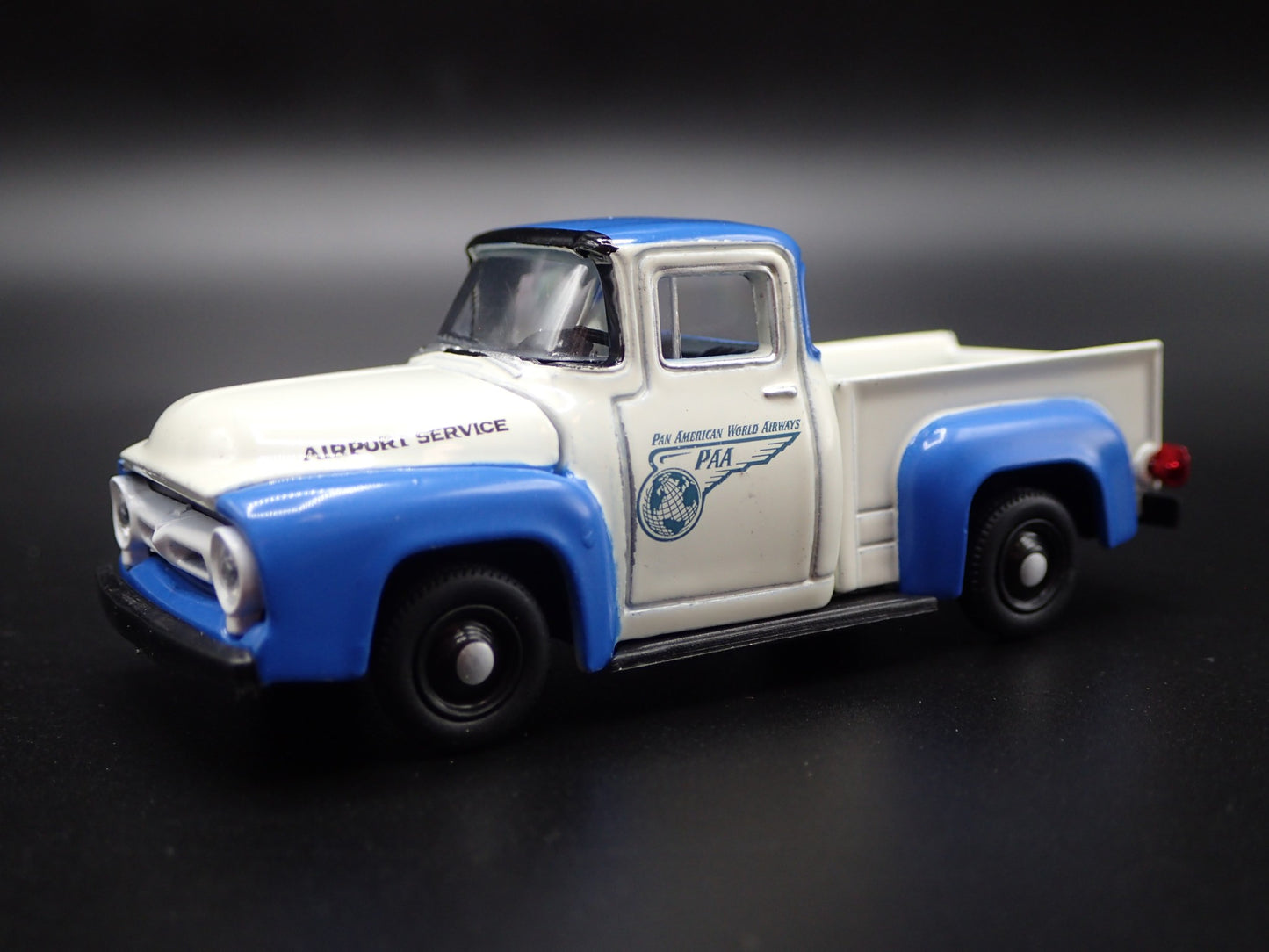 1956 56 FORD F100 PICKUP TRUCK PAN AM WHITE 1:64 SCALE DIORAMA DIECAST MODEL CAR