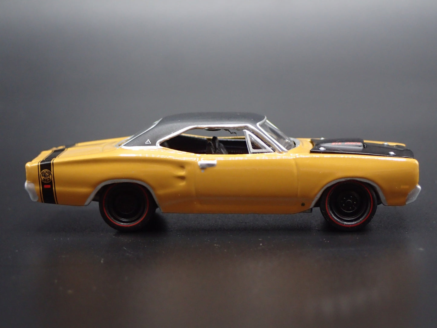 1969 1/2 DODGE CORONET SUPER BEE RARE 1:64 SCALE COLLECTIBLE DIECAST MODEL CAR