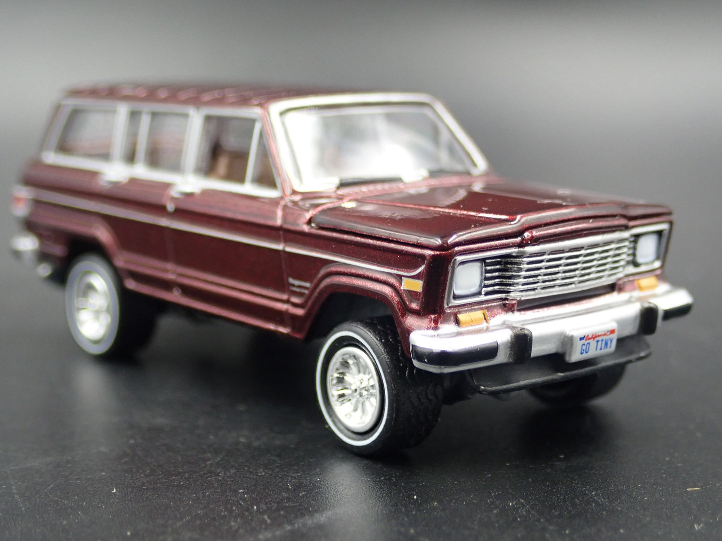 1980-1991 JEEP WAGONEER w HITCH 1:64 SCALE COLLECTIBLE DIORAMA DIECAST MODEL CAR
