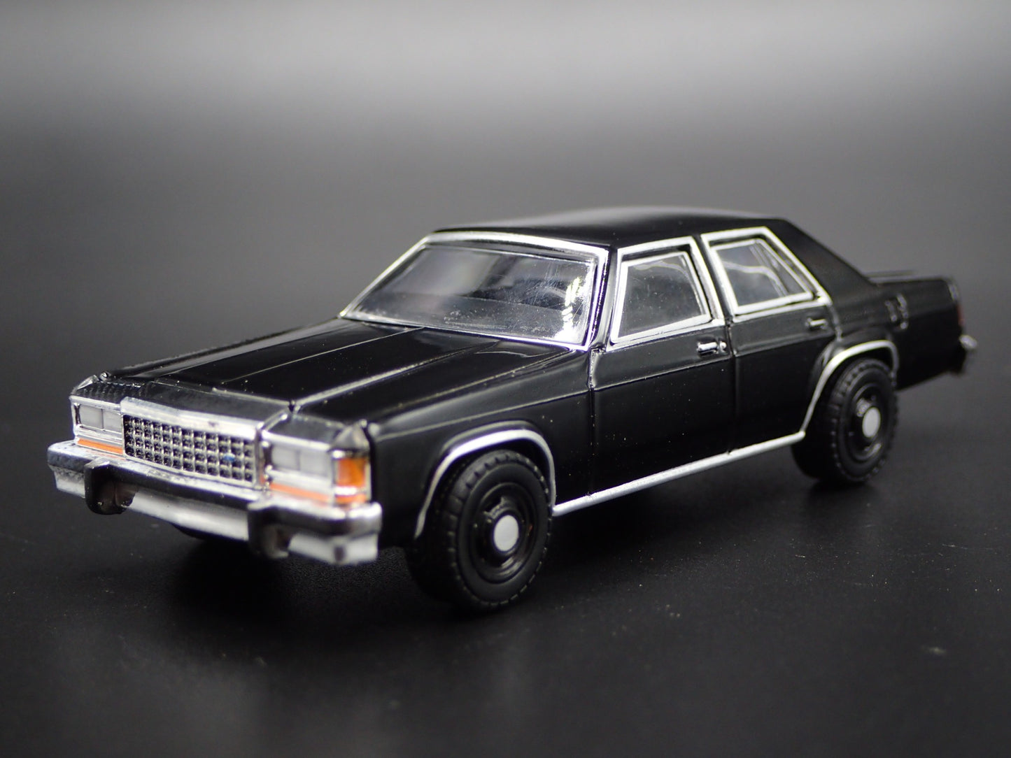 1987 FORD LTD CROWN VICTORIA FOUR 4 DOOR UNMARKED 1/64 SCALE DIECAST MODEL CAR