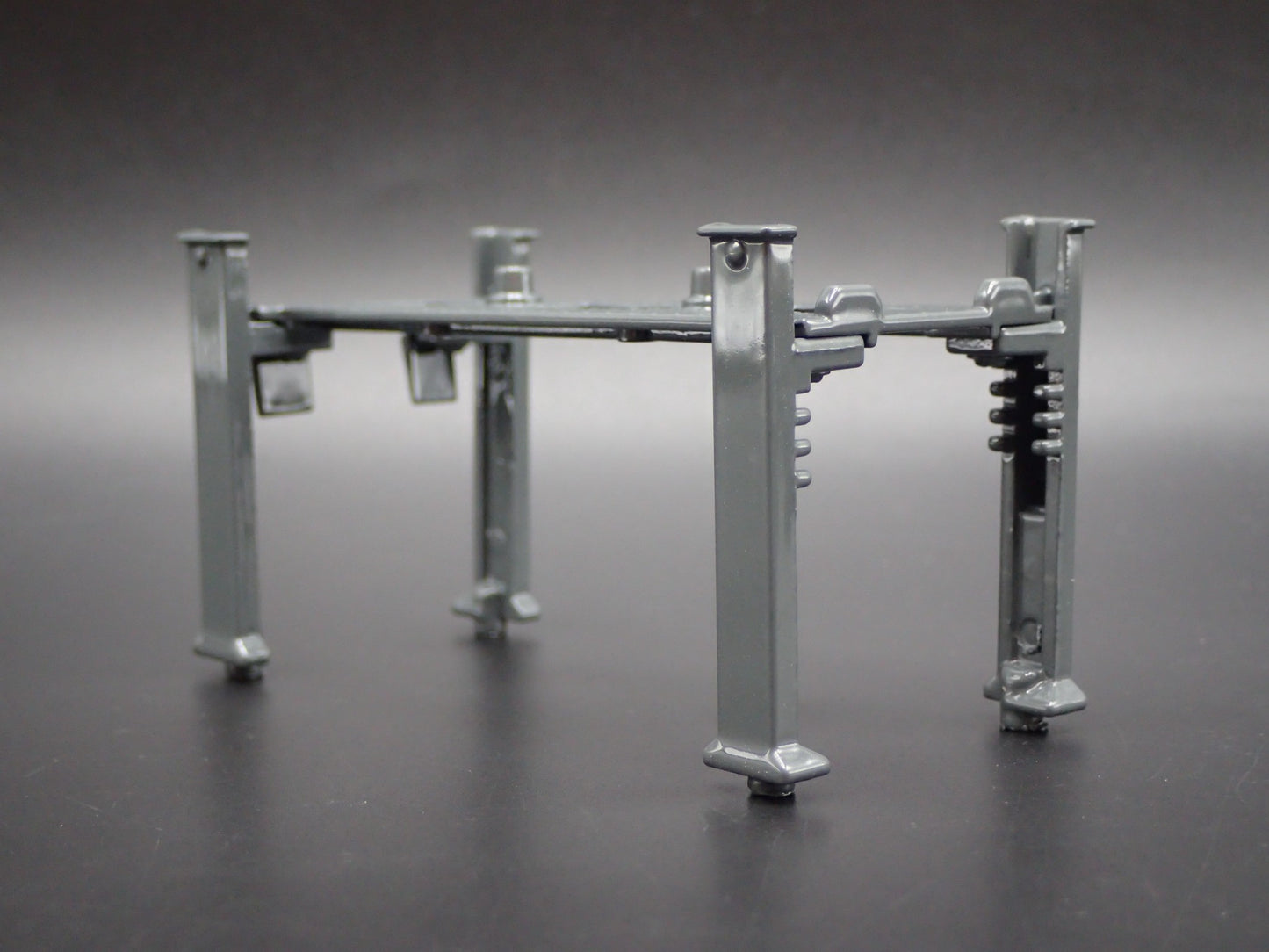 CHEVY 1:64 SCALE AUTO SHOP MECHANIC GARAGE 4 POST CAR LIFT DIORAMA MODEL DIECAST