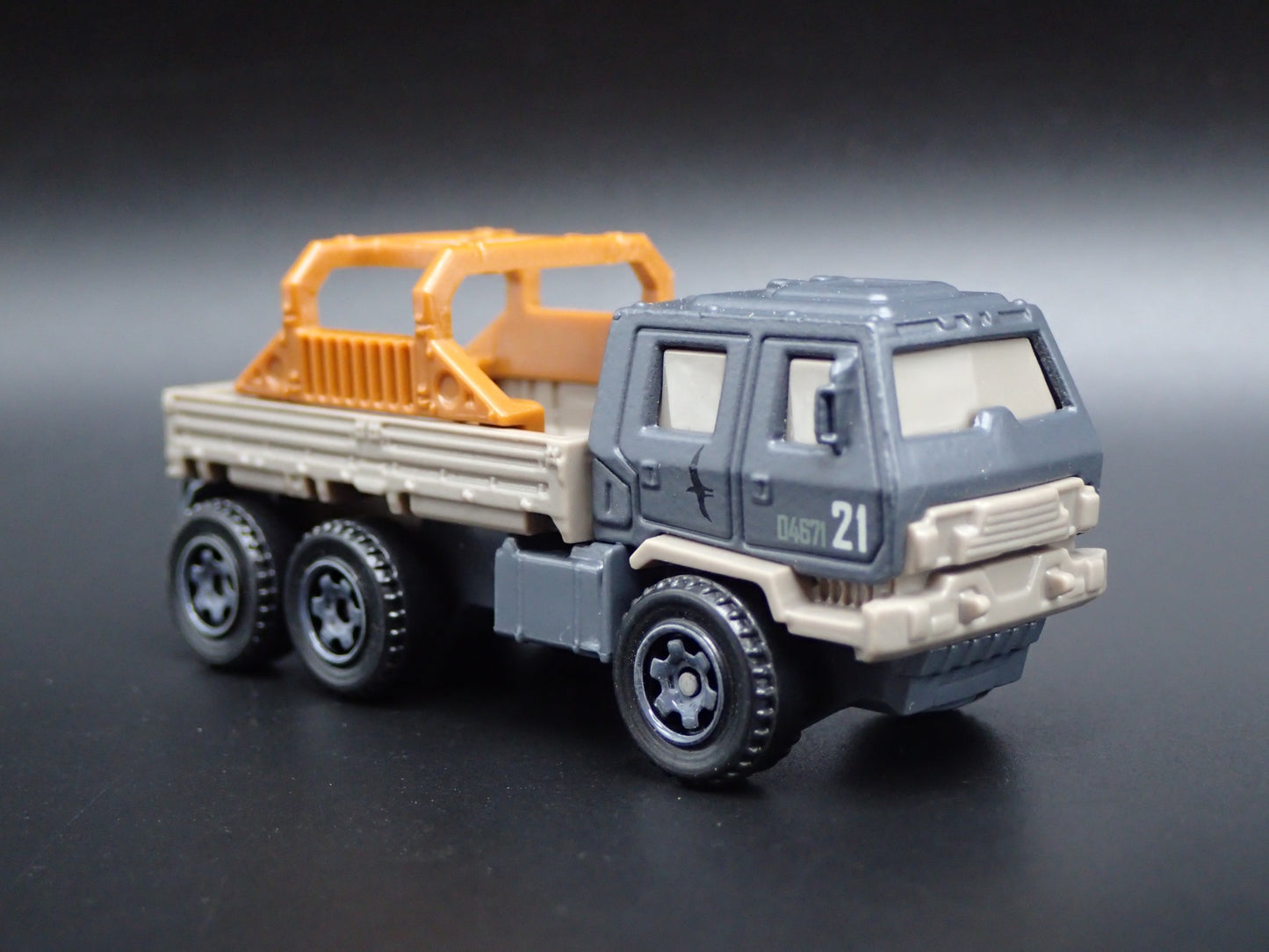 OFF ROAD RESCUE RIG TRUCK JURASSIC WORLD 1:64 MB SCALE DIORAMA DIECAST MODEL CAR