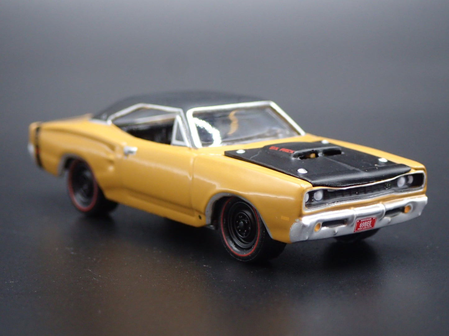 1969 1/2 DODGE CORONET SUPER BEE RARE 1:64 SCALE COLLECTIBLE DIECAST MODEL CAR