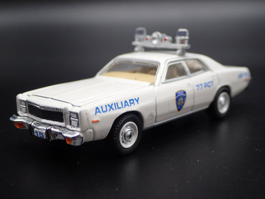 1977 77 PLYMOUTH FURY NEW YORK POLICE NYPD 1:64 SCALE DIORAMA DIECAST MODEL CAR-Burning Rubber Toy Company