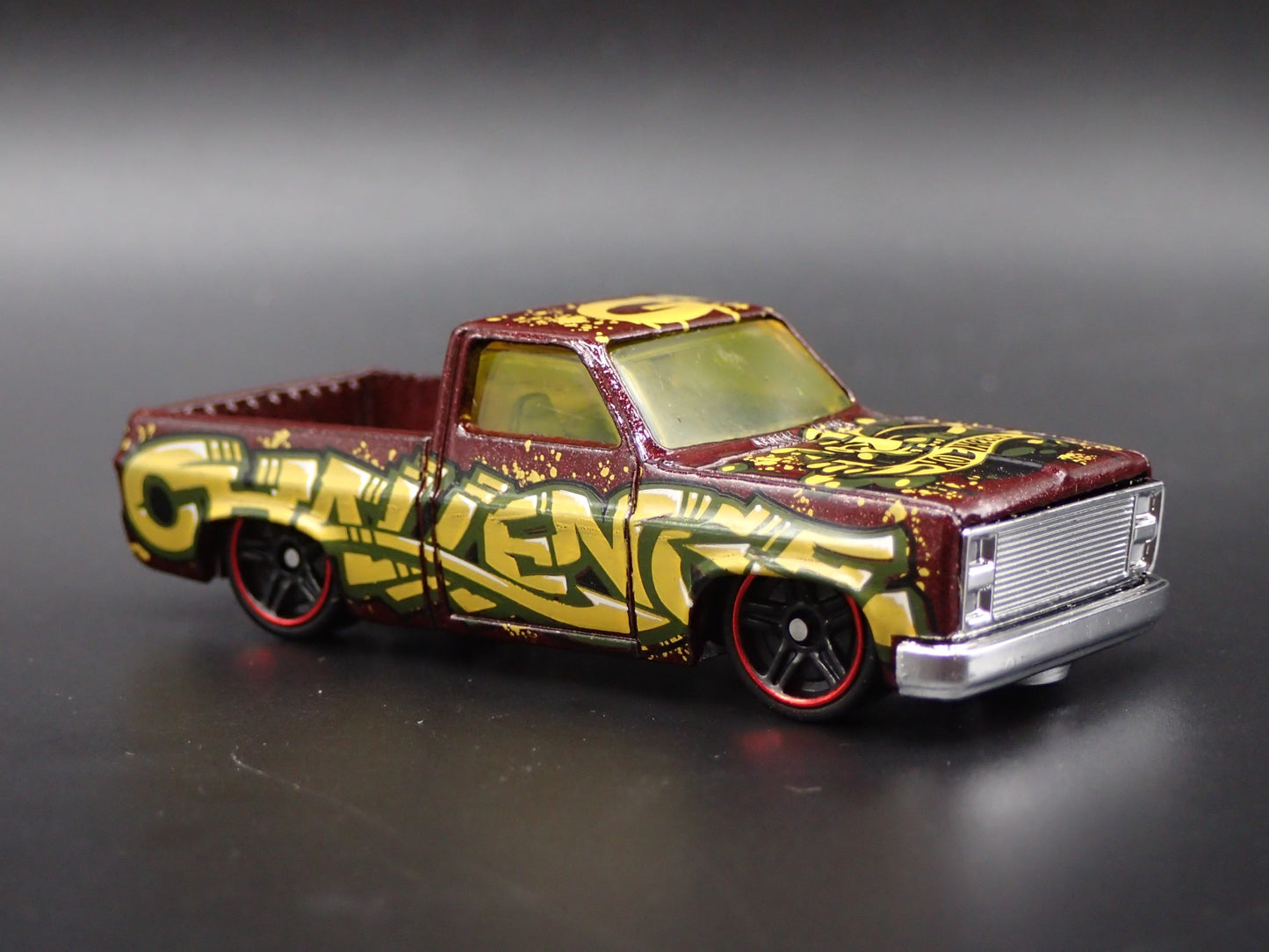 1983 83 CHEVY CHEVROLET SILVERADO SQUARE BODY TRUCK 1:64 SCALE DIECAST MODEL CAR