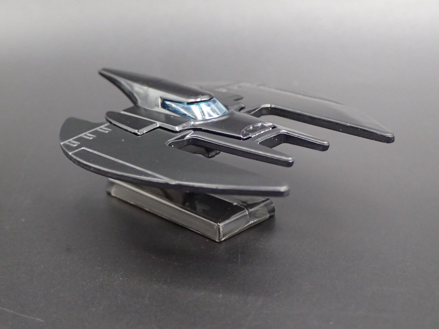 BATMAN ANIMATED SERIES BATMOBILE BATPLANE 1:64 SCALE DIORAMA DIECAST MODEL CAR