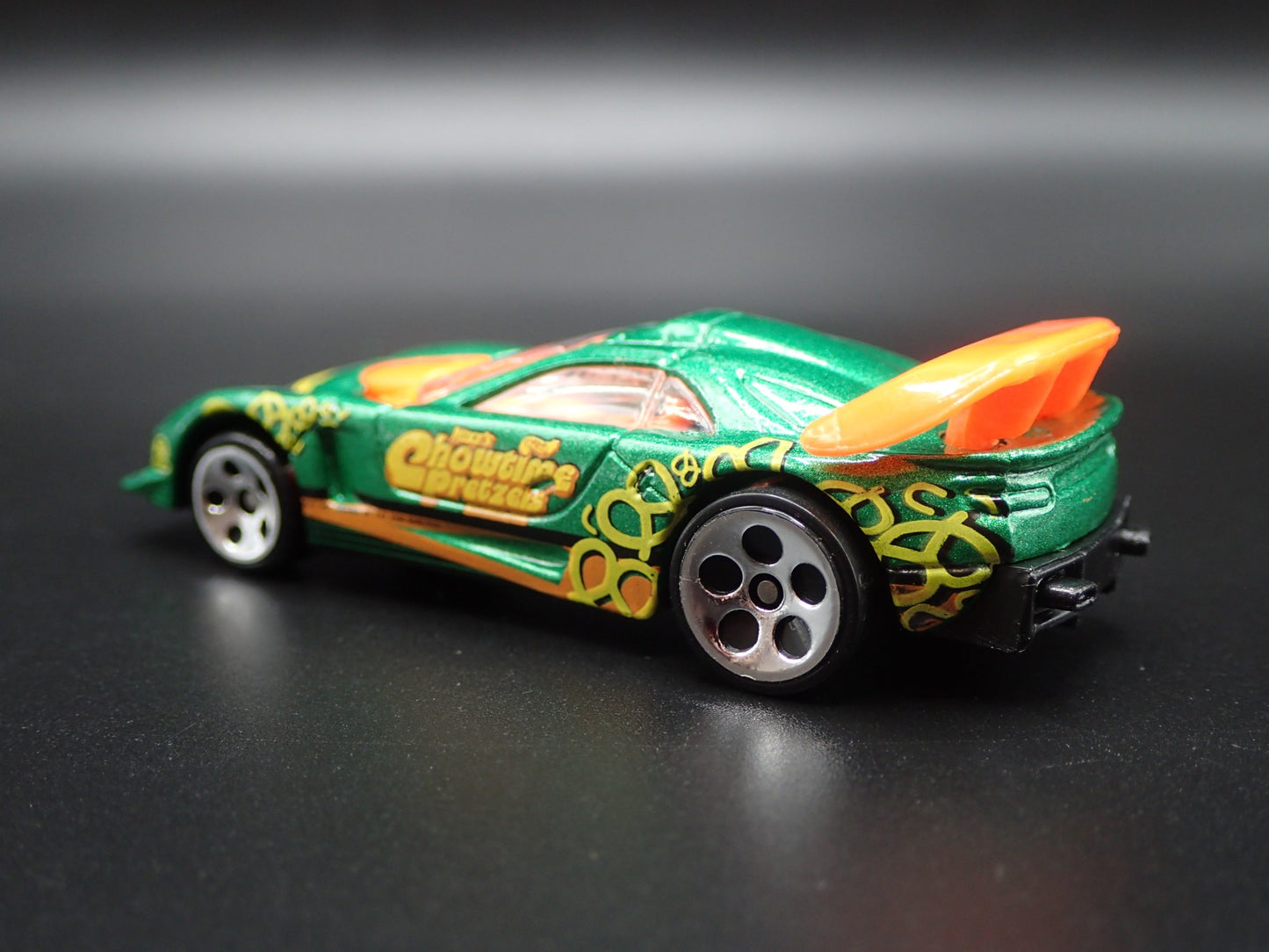 CALLAWAY C7 CHEVY CHEVROLET CORVETTE GREEN 1:64 SCALE DIORAMA DIECAST MODEL CAR