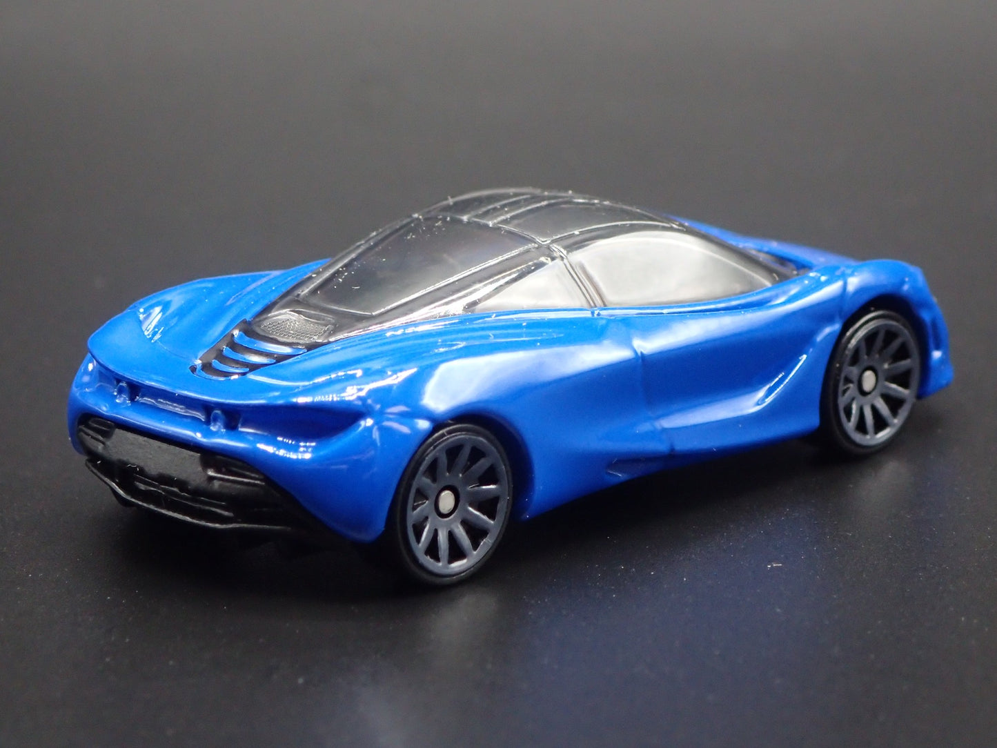 2017-2023 MCLAREN 720S SUPER CAR BLUE RARE 1:64 SCALE DIORAMA DIECAST MODEL CAR