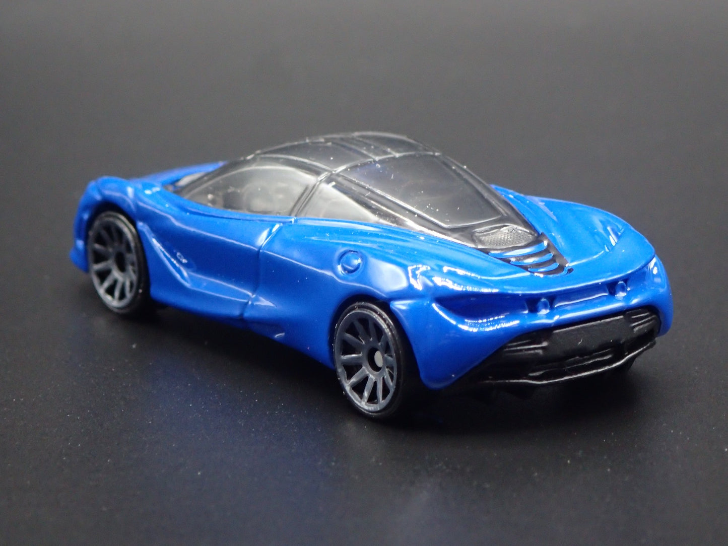 2017-2023 MCLAREN 720S SUPER CAR BLUE RARE 1:64 SCALE DIORAMA DIECAST MODEL CAR