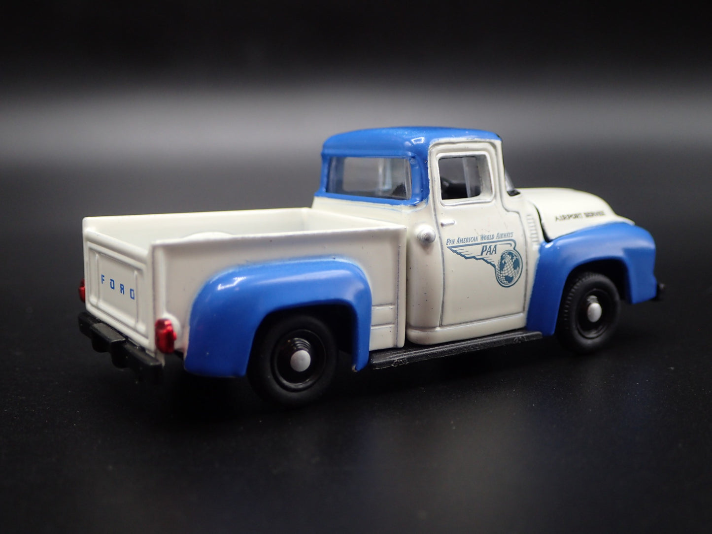 1956 56 FORD F100 PICKUP TRUCK PAN AM WHITE 1:64 SCALE DIORAMA DIECAST MODEL CAR