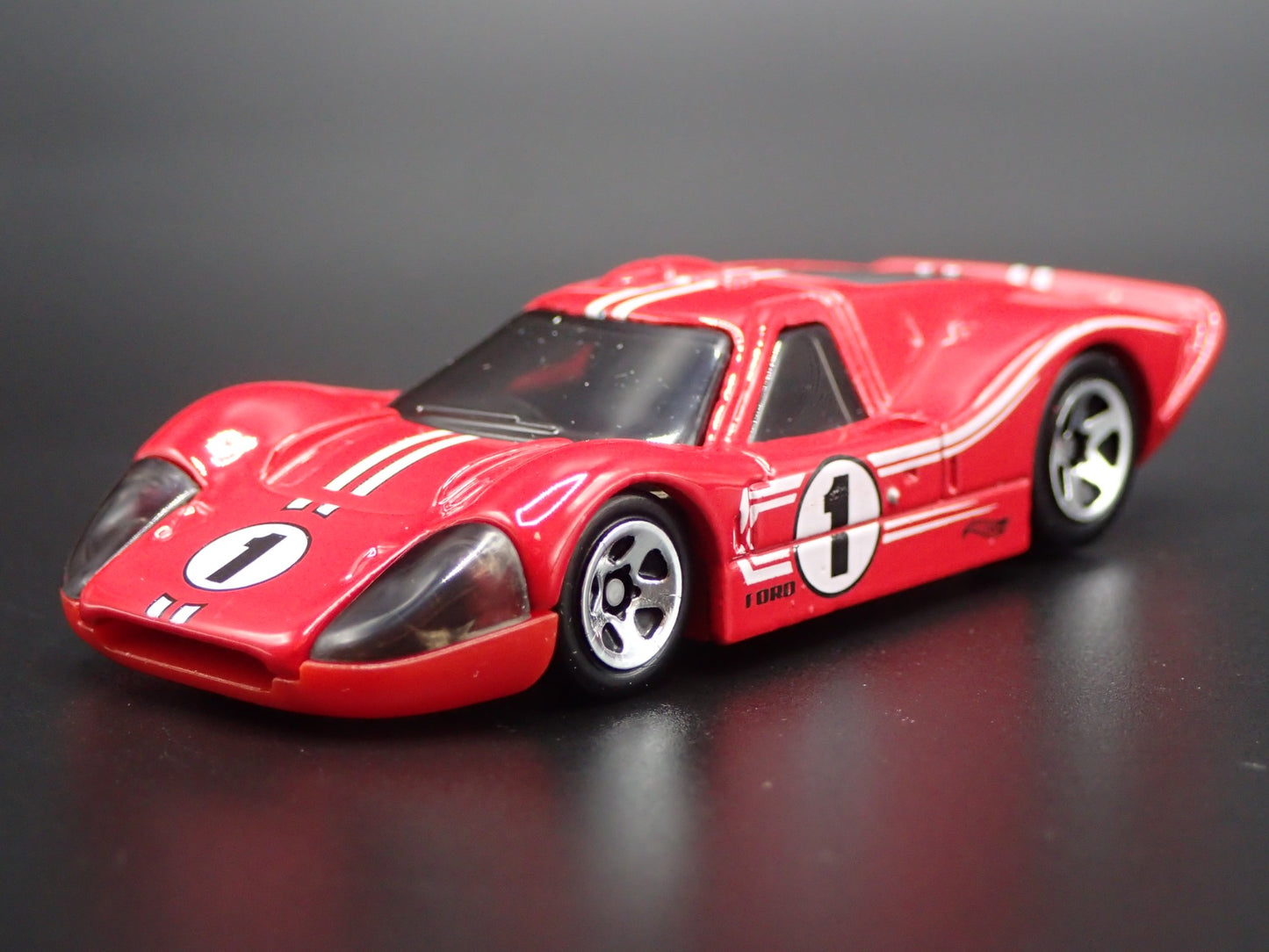 1967 67 FORD GT40 MK.IV RED 1:64 SCALE COLLECTIBLE DIORAMA DIECAST MODEL CAR