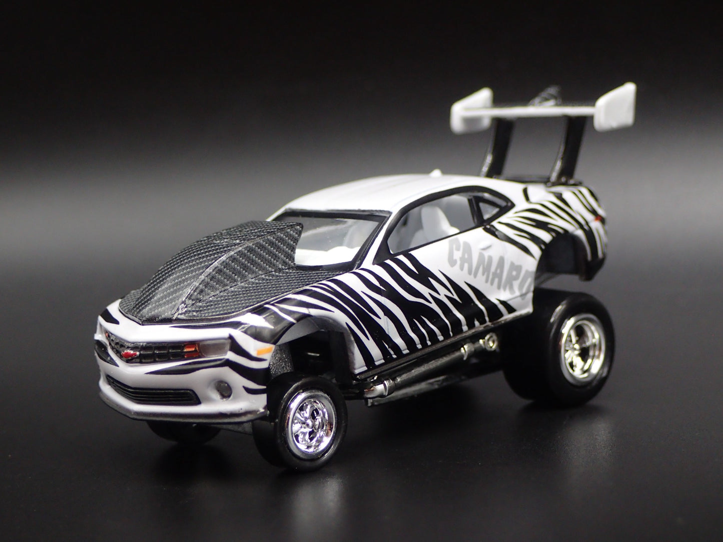 2010 - 2015 CHEVY CHEVROLET CAMARO ZINGER 1/64 SCALE DIORAMA DIECAST MODEL CAR