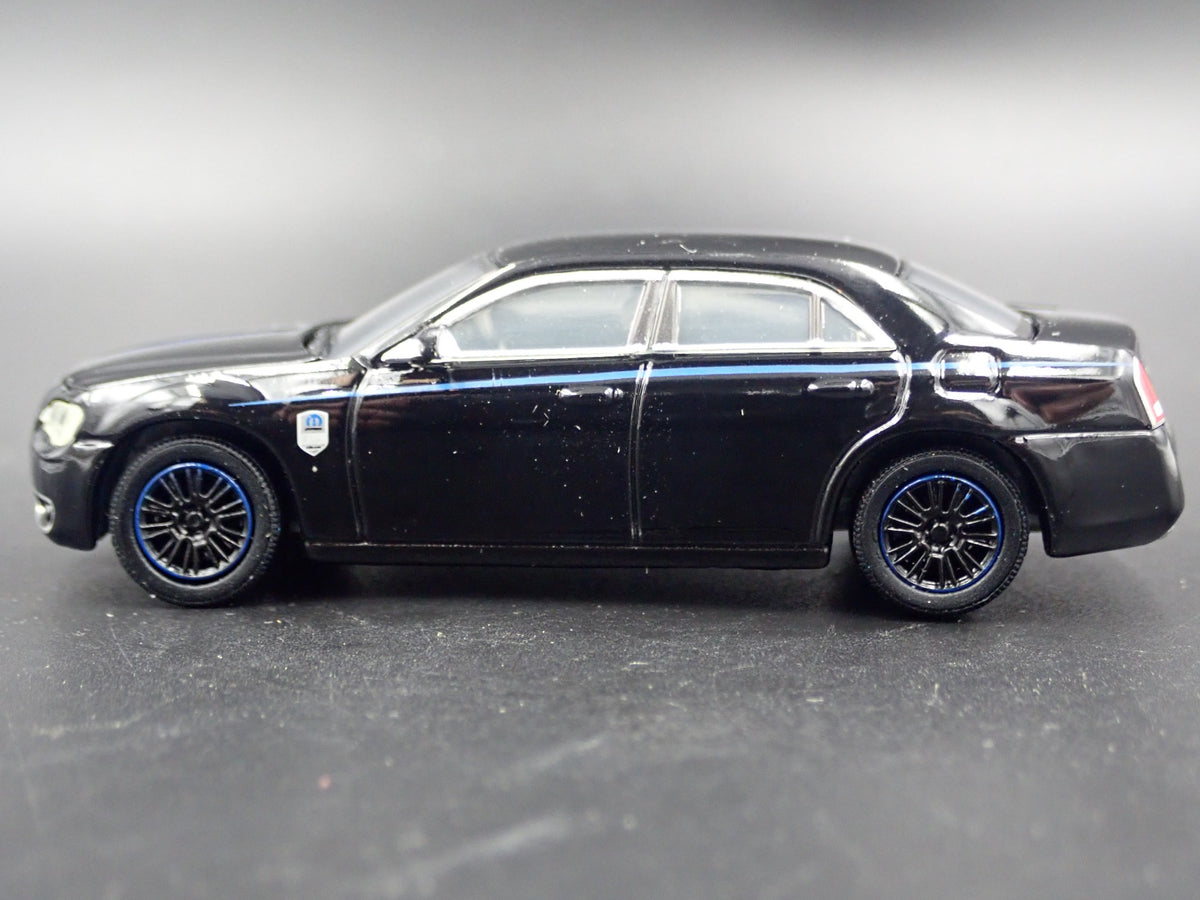2011-2019 CHRYSLER 300 SRT MOPAR RARE 1:64 SCALE DIORAMA DIECAST MODEL CAR-Burning Rubber Toy Company