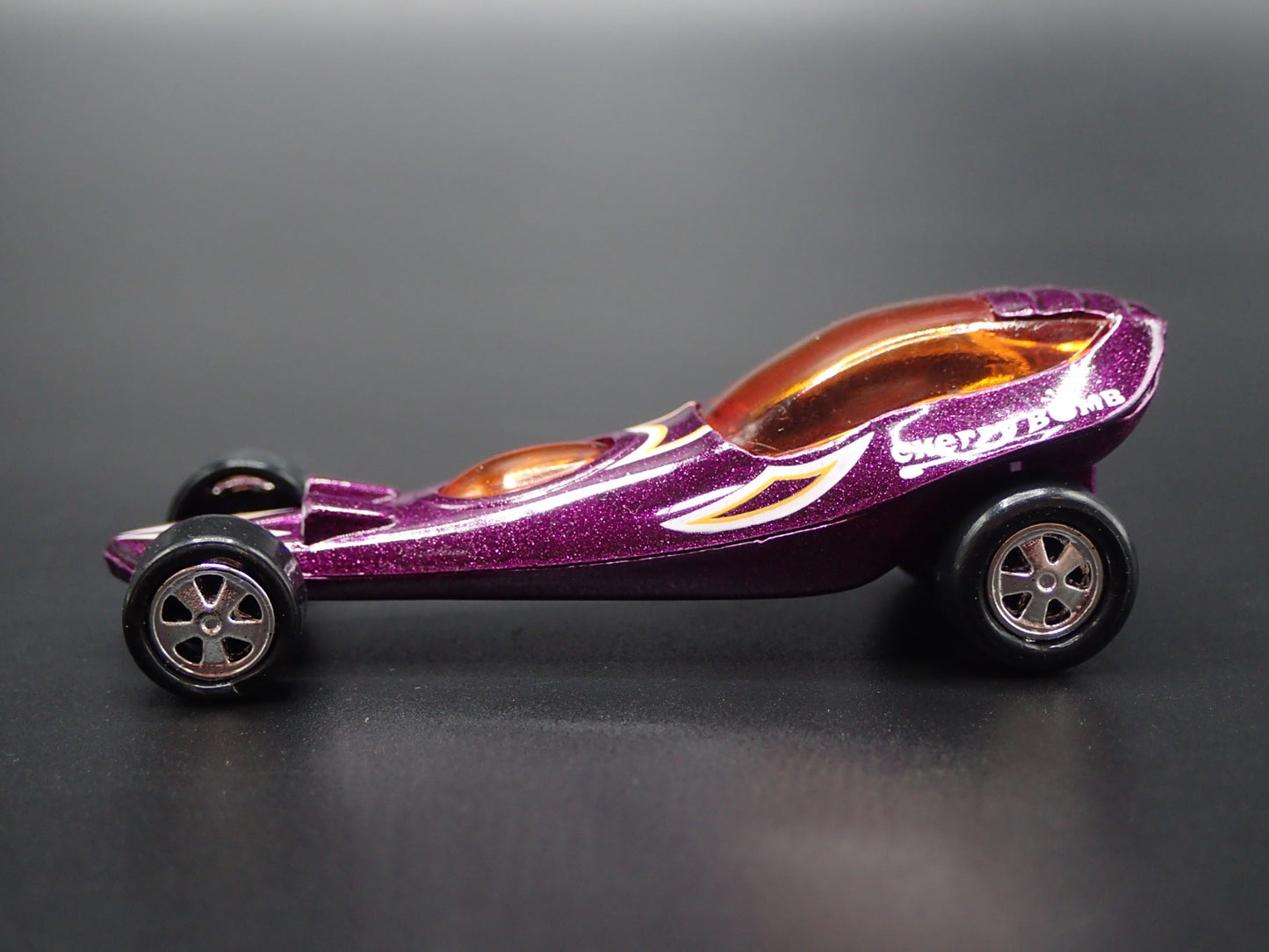 CHERRY BOMB DRAGSTER TOM DANIELS CUSTOM 1:64 SCALE DIORAMA DIECAST MODEL CAR