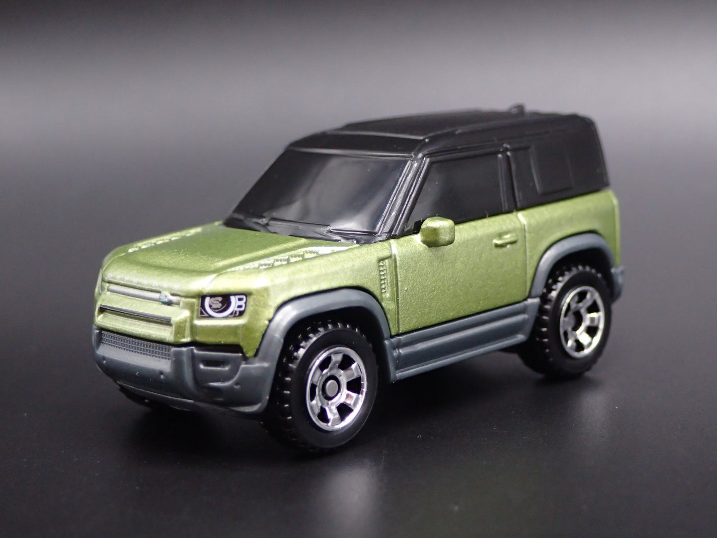 2020-2025 LAND ROVER DEFENDER 90 GREEN RARE 1/64 SCALE DIORAMA DIECAST MODEL CAR