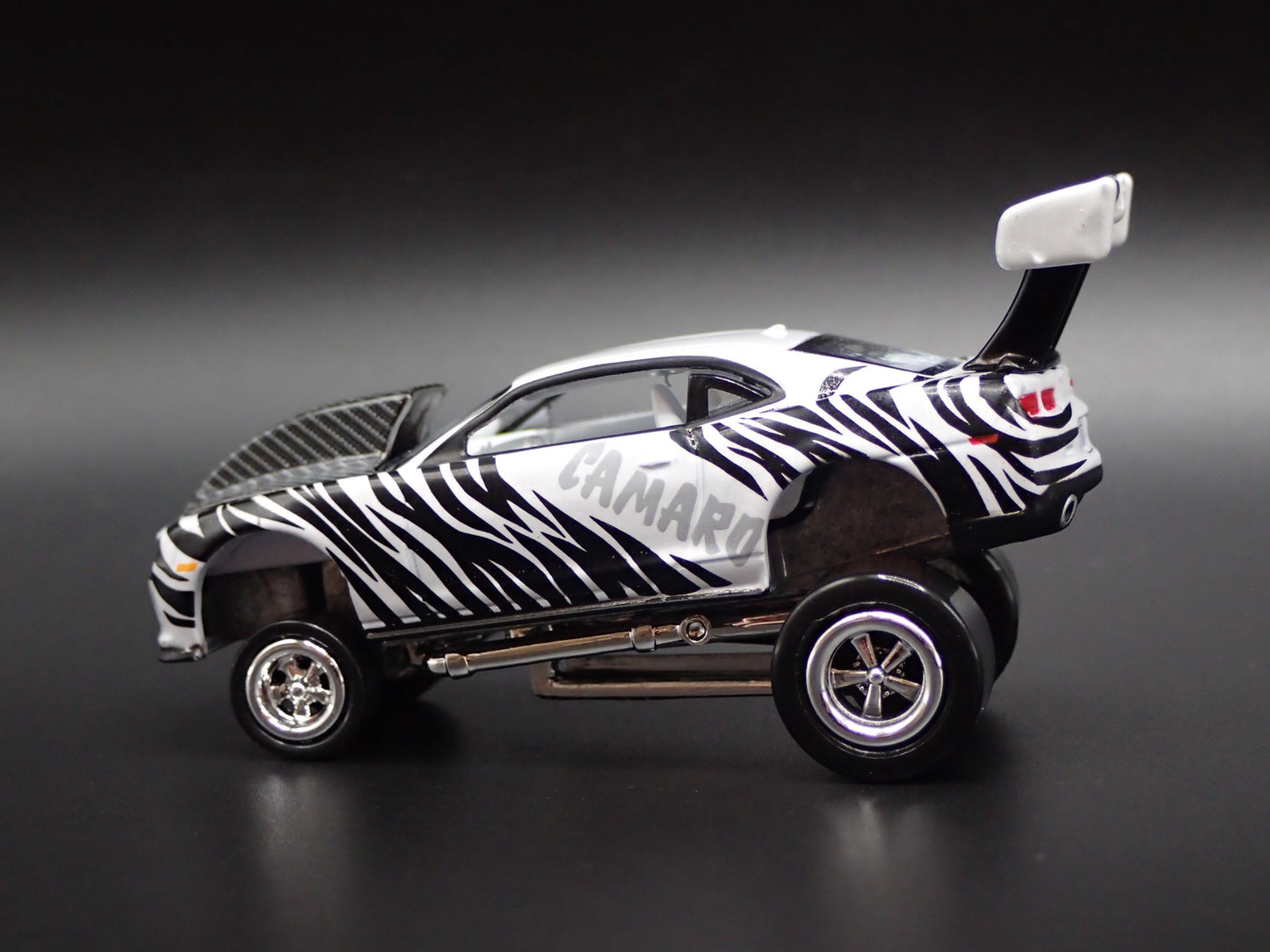 2010 - 2015 CHEVY CHEVROLET CAMARO ZINGER 1/64 SCALE DIORAMA DIECAST MODEL CAR