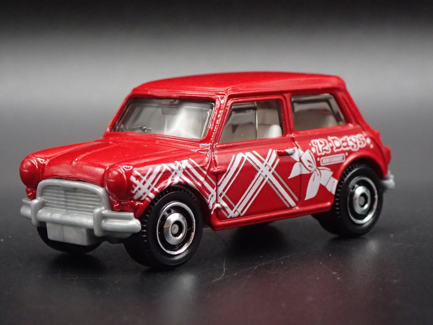 1959-1967 AUSTIN MINI COOPER CHRISTMAS RED 1/64 SCALE DIORAMA DIECAST MODEL CAR