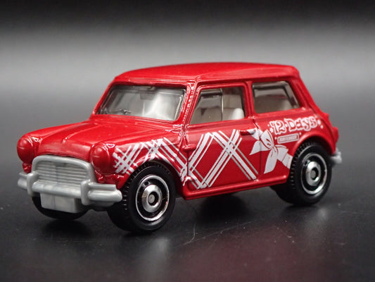 1959-1967 AUSTIN MINI COOPER CHRISTMAS RED 1/64 SCALE DIORAMA DIECAST MODEL CAR