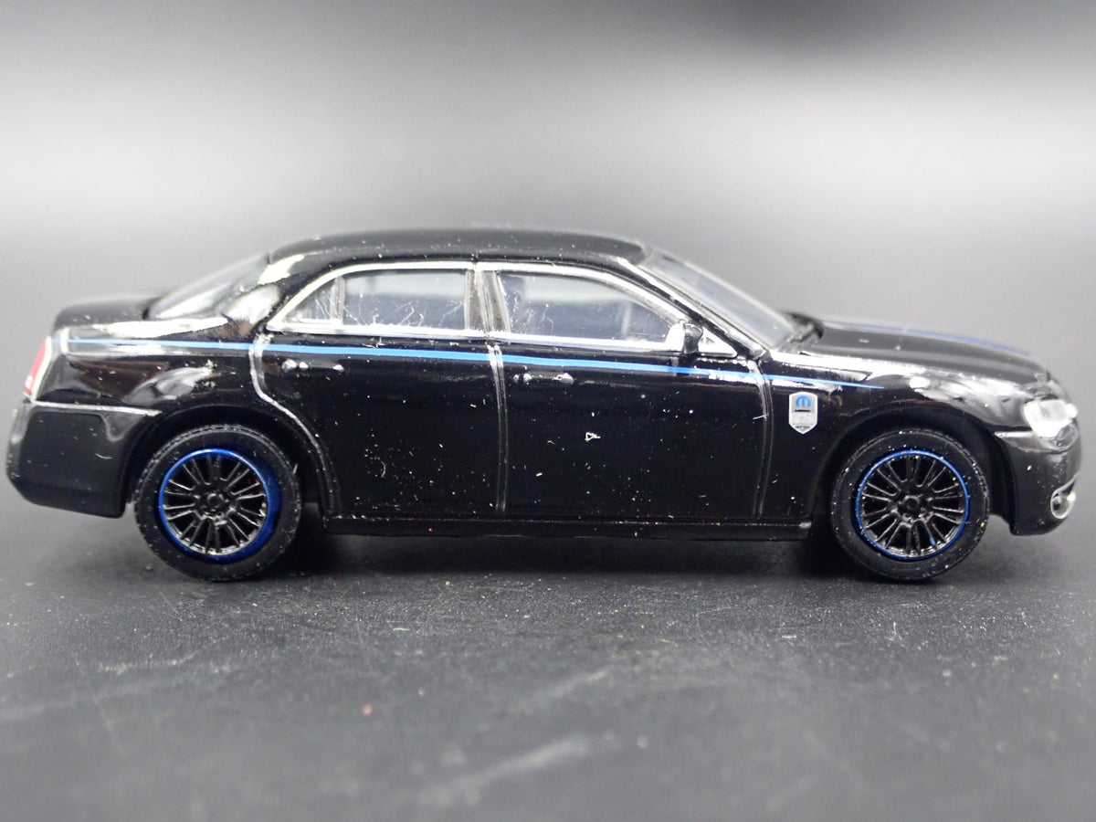 2011-2019 CHRYSLER 300 SRT MOPAR RARE 1:64 SCALE DIORAMA DIECAST MODEL CAR-Burning Rubber Toy Company