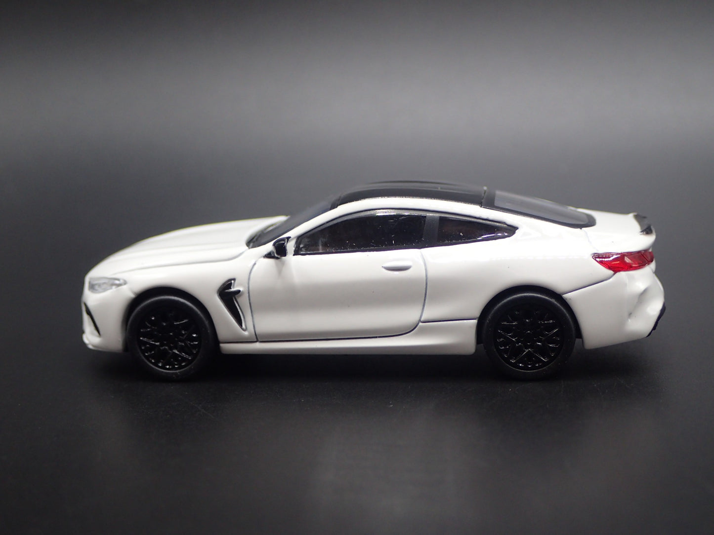 2019-2025 BMW M8 COUPE RARE 1:64 SCALE COLLECTIBLE DIORAMA DIECAST MODEL CAR