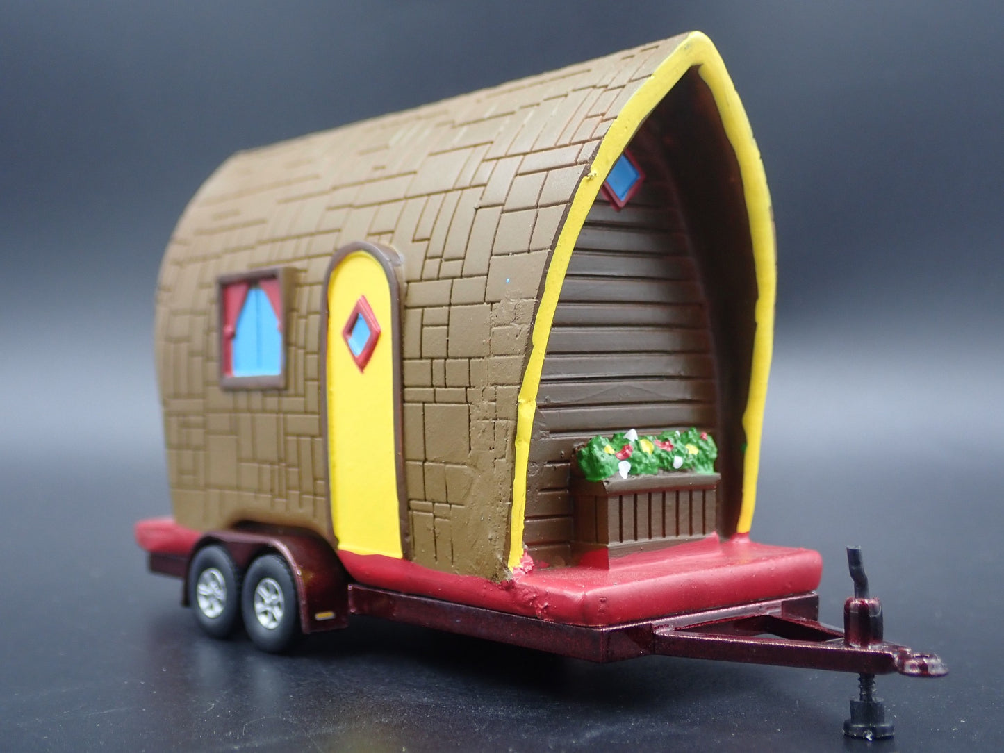 TINY HOME HOUSE CAMPER TRAILER W HITCH 1:64 SCALE DIORAMA DIECAST MODEL CAR