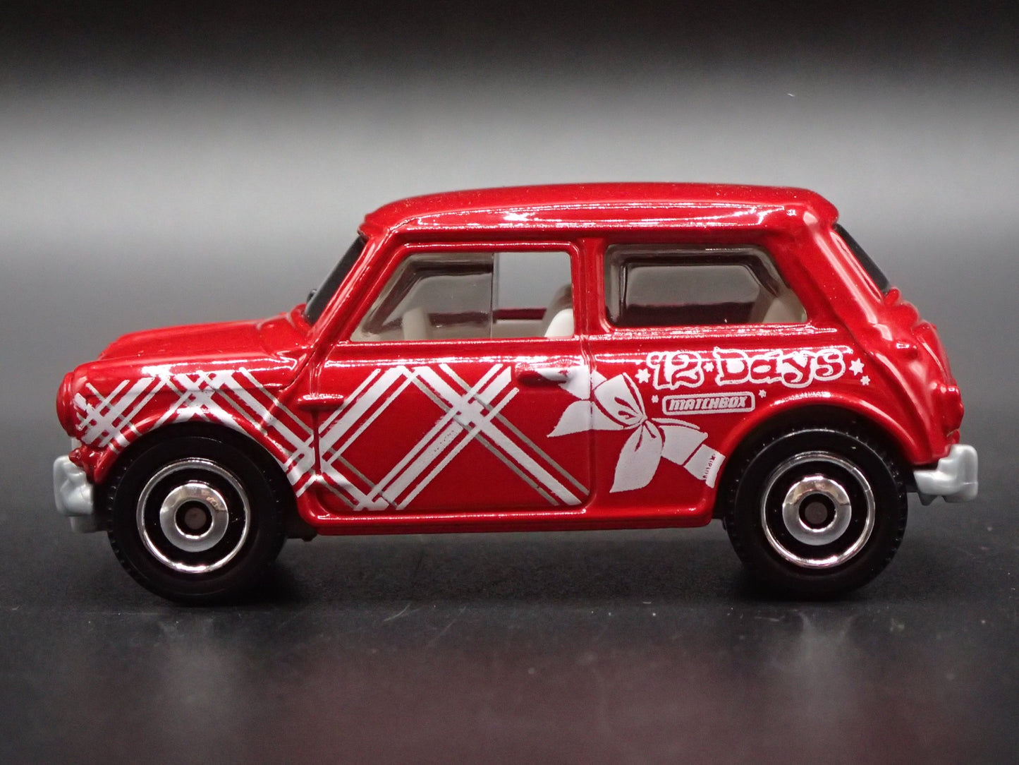 1959-1967 AUSTIN MINI COOPER CHRISTMAS RED 1/64 SCALE DIORAMA DIECAST MODEL CAR